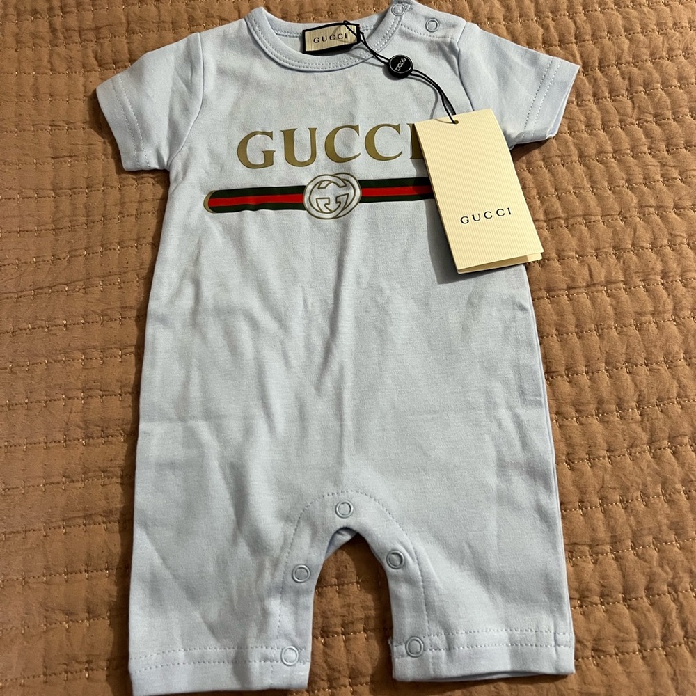 Gucci onesie 3 M
